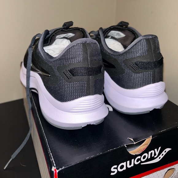 Saucony Axon 2 size 10W / 8M - Picture 2 of 4